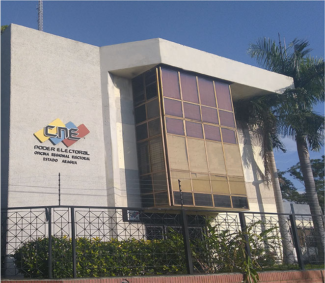 Periodistas enfrentan restricciones en centros de votación de Aragua y Zulia