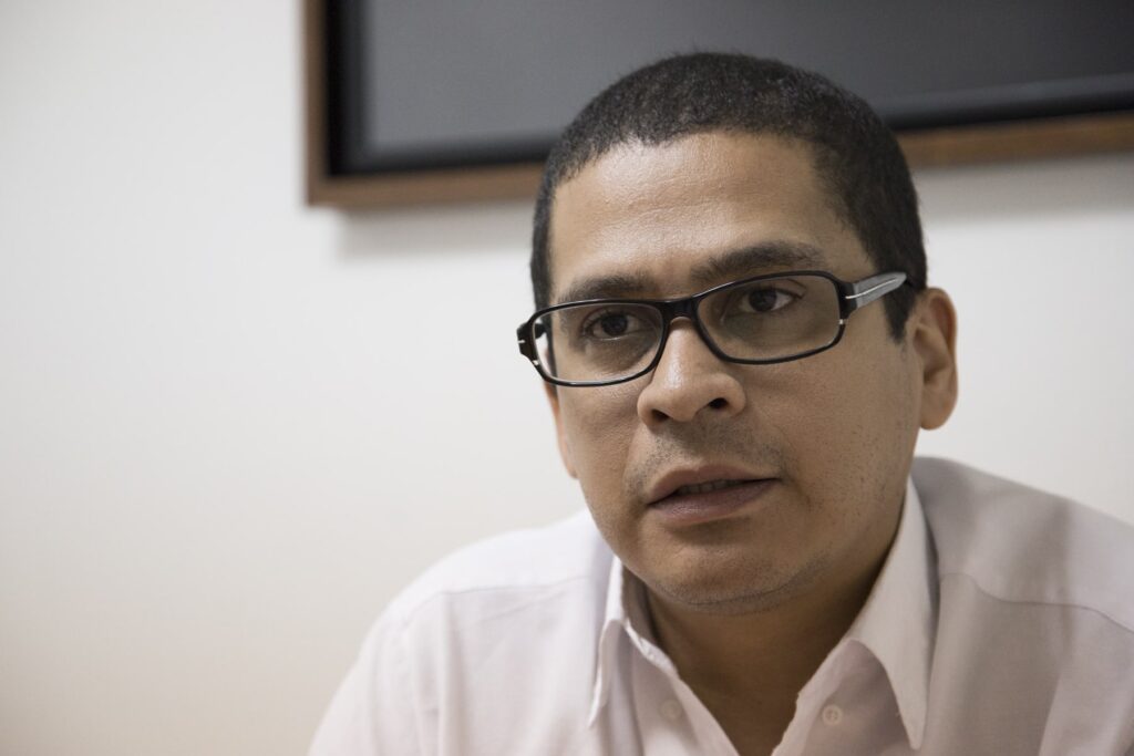 Sebin se lleva a Nicmer Evans a una “entrevista” y permanece desaparecido des...